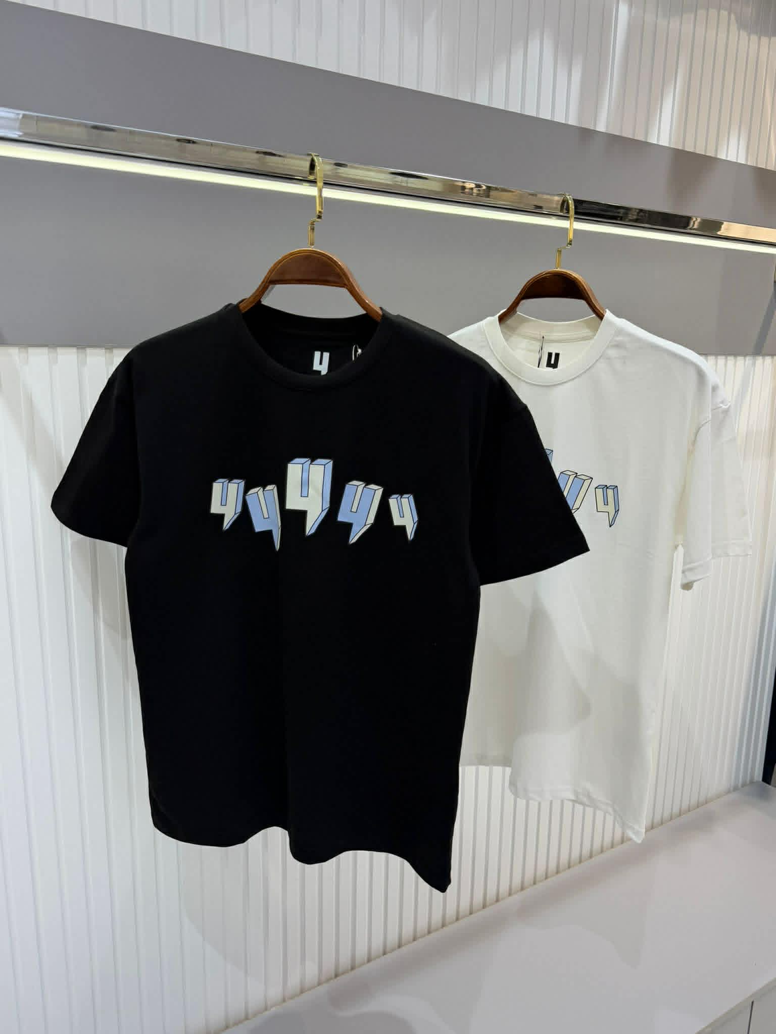 Yelir World - T-Shirt