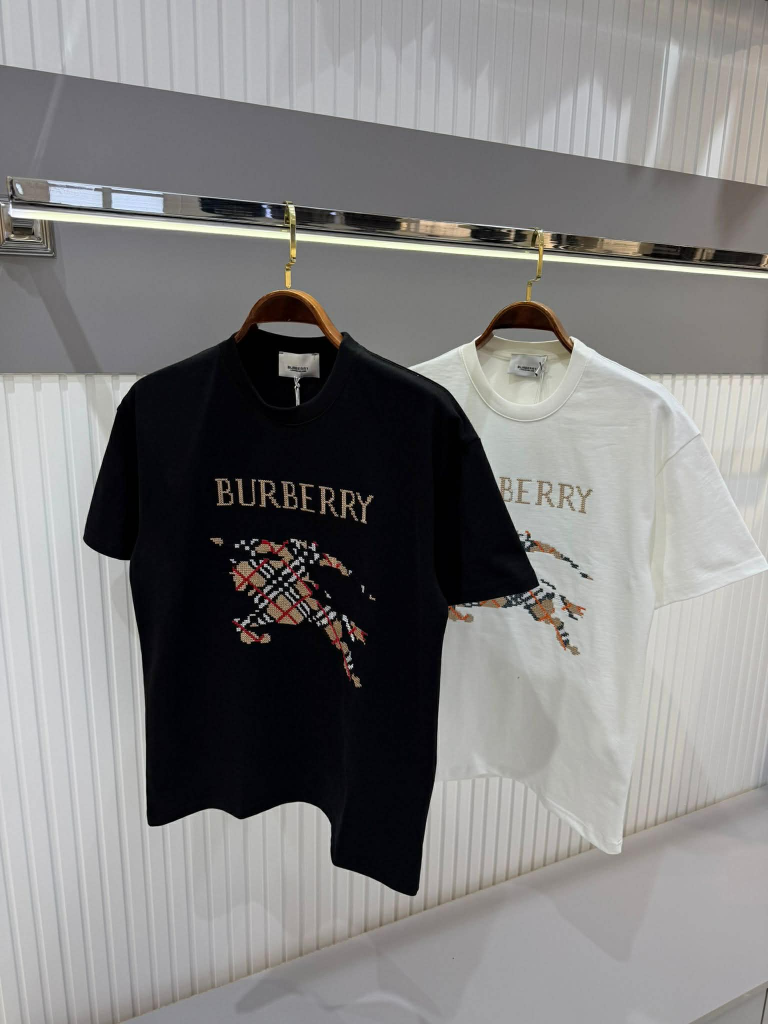 Burberry - T-Shirt